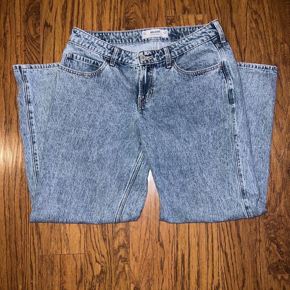 Hollister Low-Rise Baggy Light Wash Acid Wash